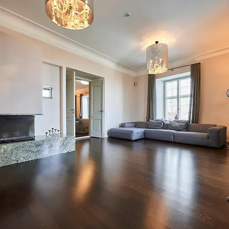 Luxury Baron Fon Fersen Apartment *